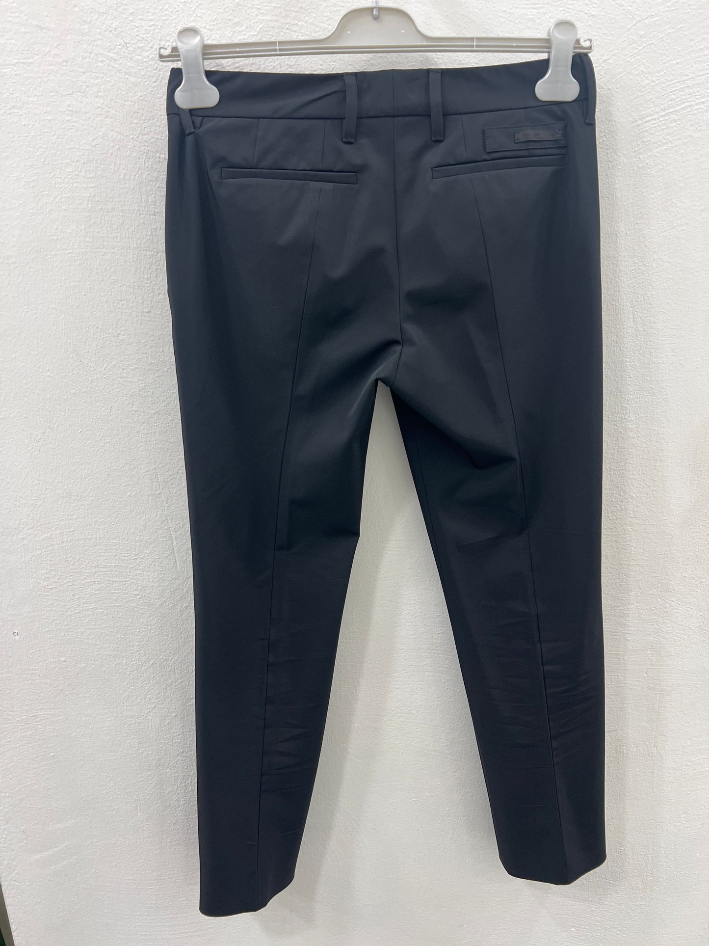 Pantaloni prada