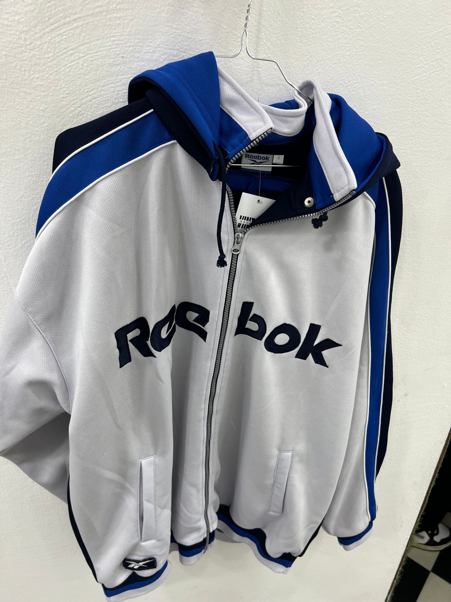 felpa reebok
