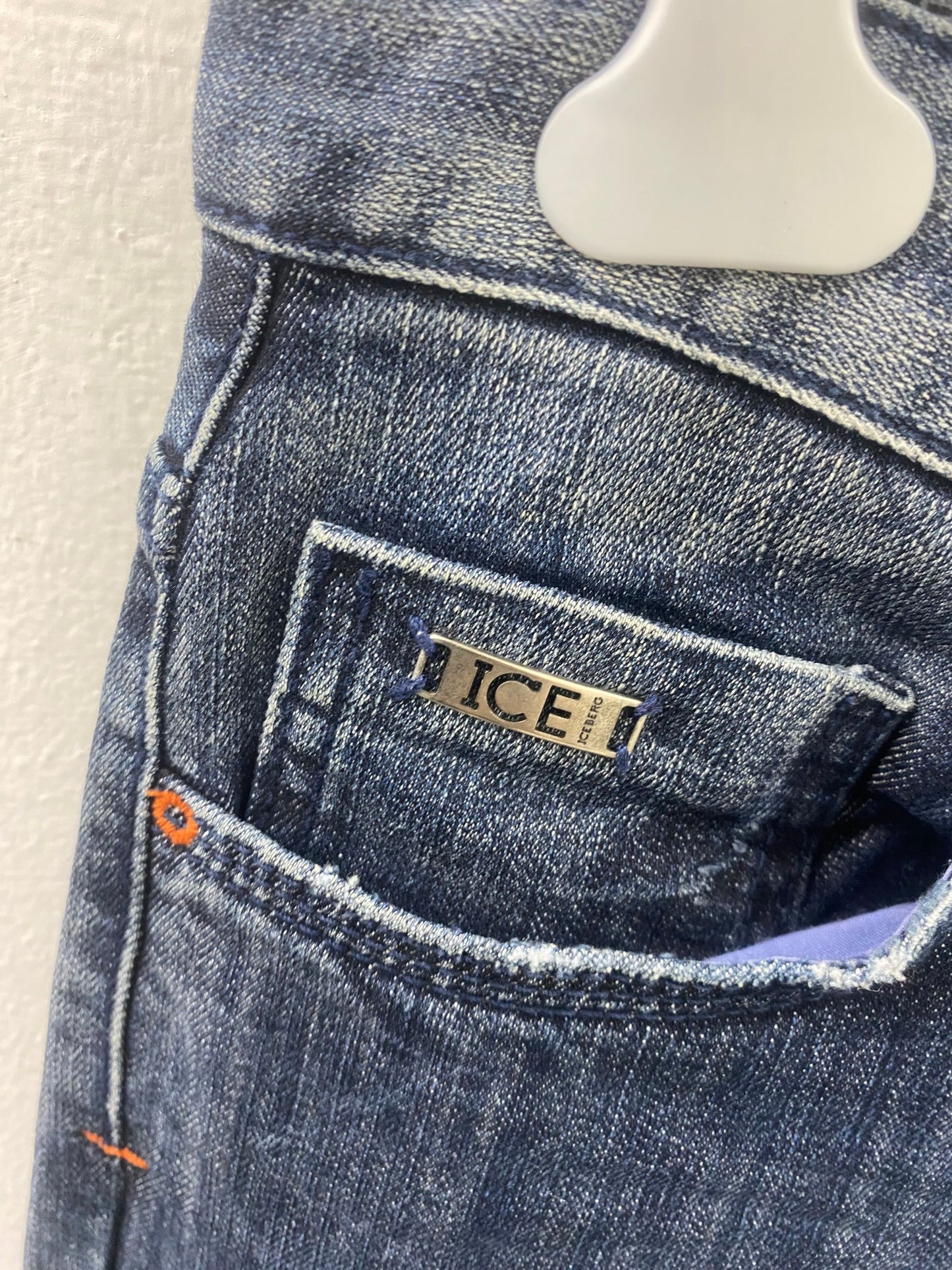 jeans iceberg