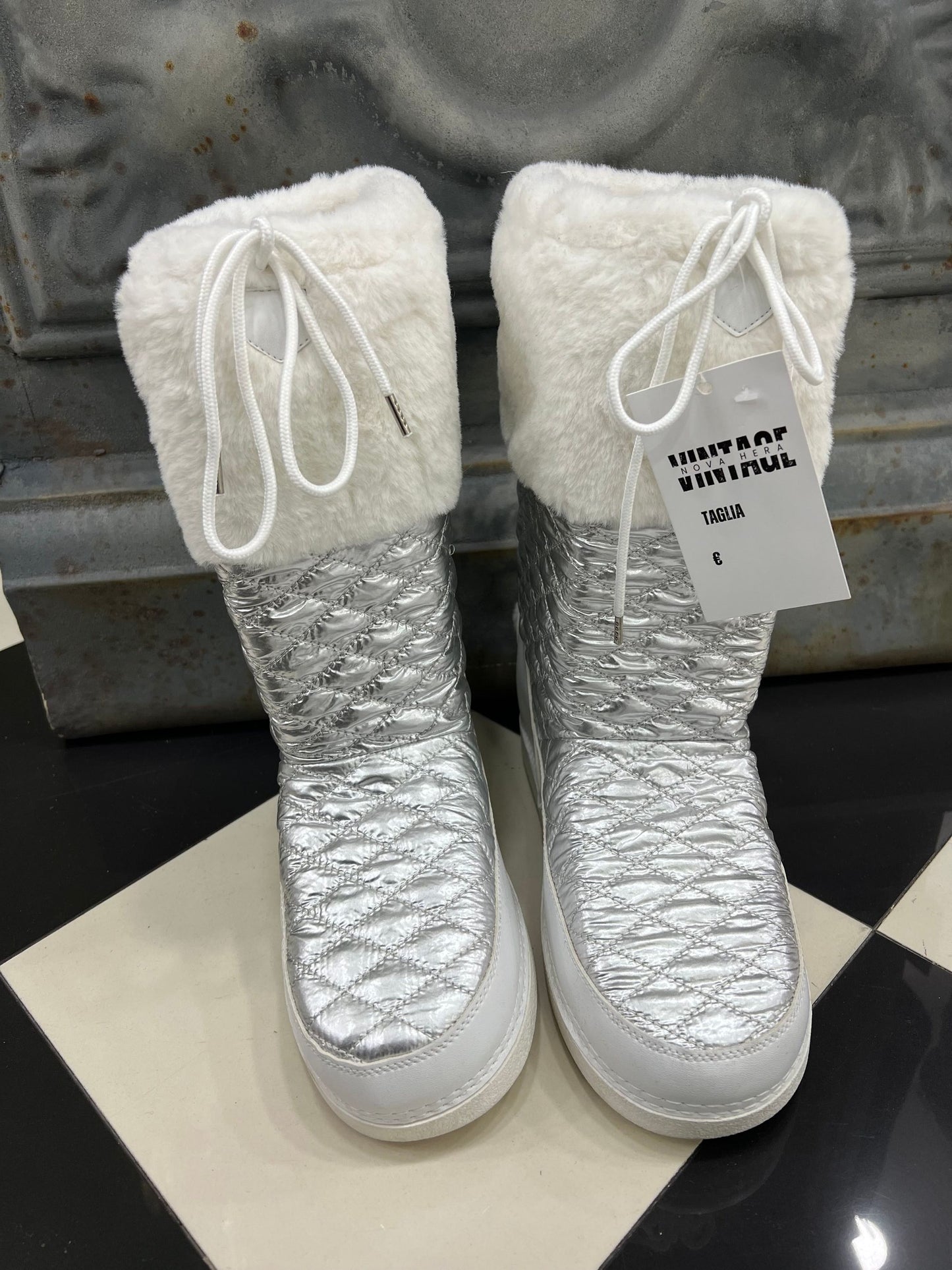 stivali moschino